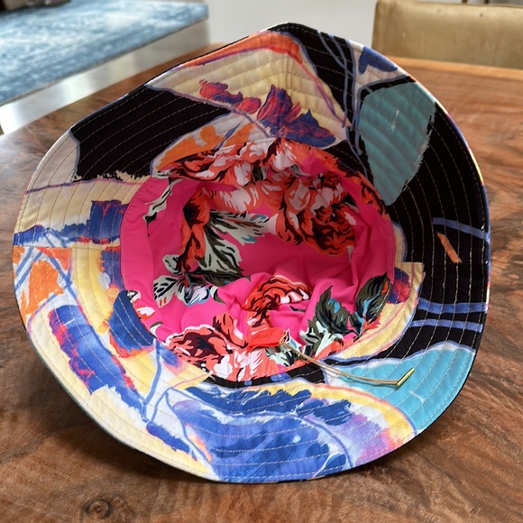 Bucket Hat - Picture 5 of 6